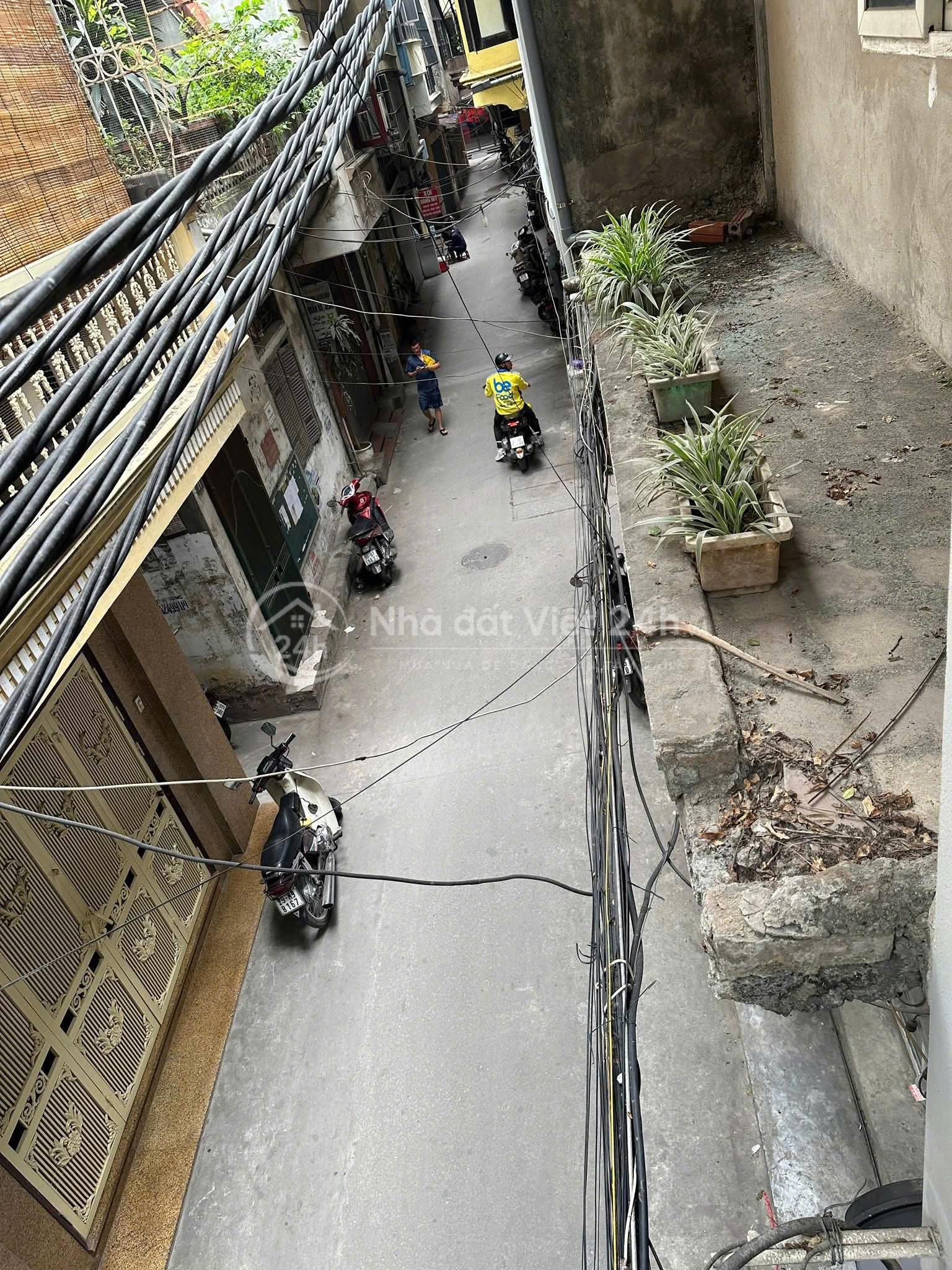 Cho thuê mặt bằng kinh doanh 240m gồm 9 tầng thang máy Mỹ Đình